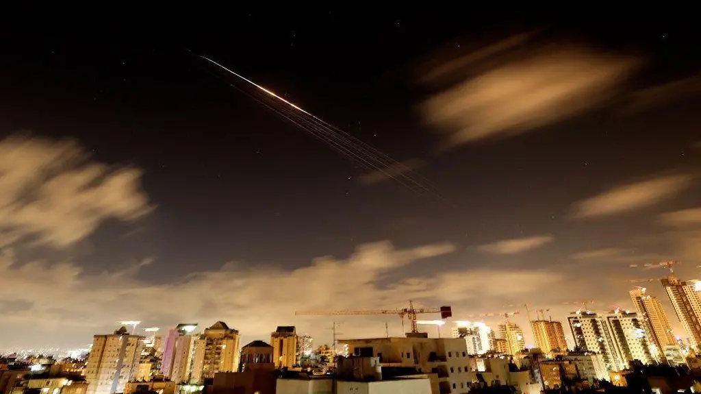 Israel Hits Missile Site in Iran as Oil Prices Climb on Trump’s 10-Day Pause